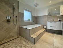 Bad RESERVIERT - Moderne Doppelhaush�lfte mit Charme und viel Licht, ca. 100 m� Wohn- und Nutzfl�che