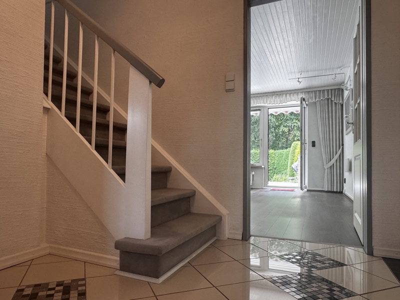 Flur Blick Wohnzimmer EG Reihenmittelhaus Rellingen