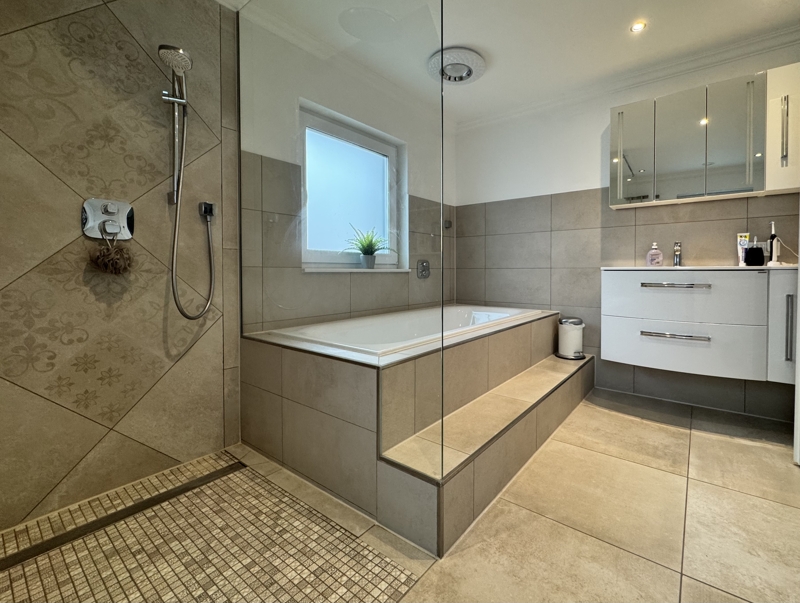 Bad Doppelhaush�lfte Prisdorf