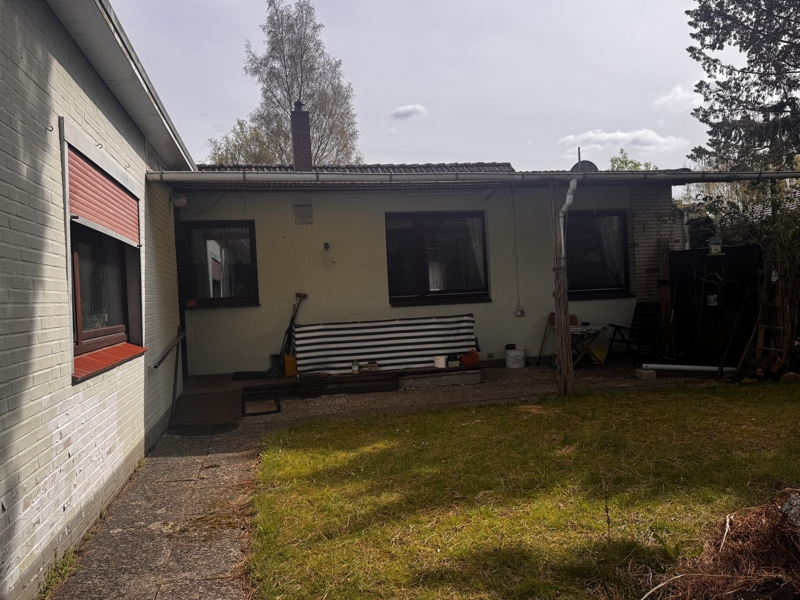 Blick Terrasse Wohngrundst�ck Rellingen