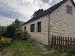 Hauptbild Bungalow mit viel Platz - Sanieren oder Neubebauung mit Doppelhaus?