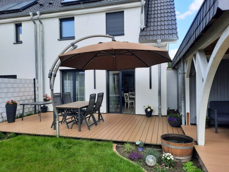 Terrasse Prisdorf Doppelhaush�lfte Individuelle attraktive Haush�lfte - Sie k�nnen sofort einziehen - energetisch topp!