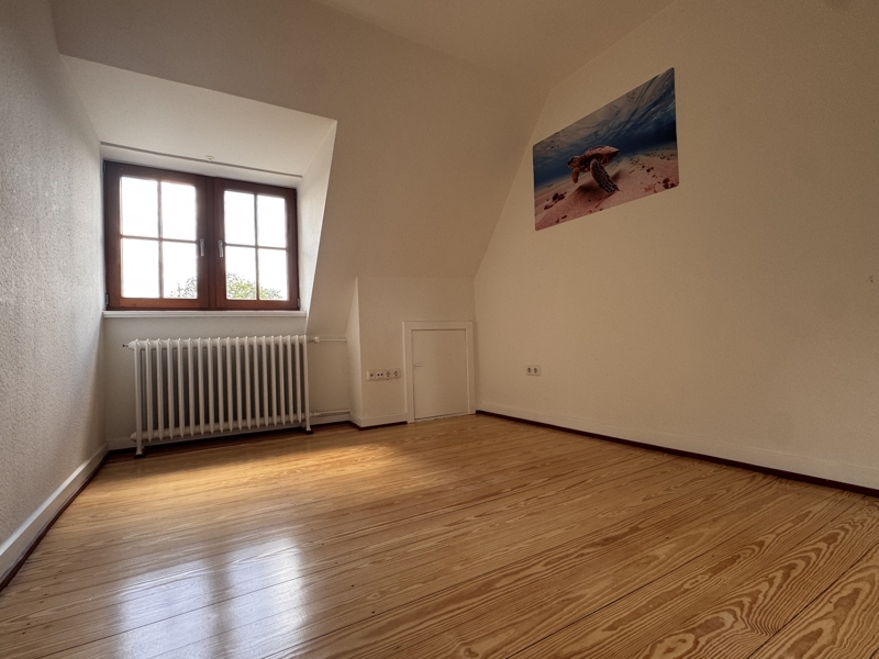 Zimmer 1 DG Einfamilienhaus Pinneberg