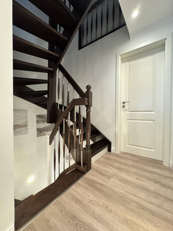 Treppe zum Spitzboden Doppelhaush�lfte Prisdorf