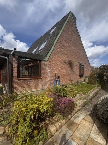 Giebelseite RESERVIERT-Haus mit Herz und Potenzial - familienfreundliche Doppelhaush�lfte