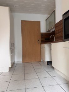 K�che Richtung Flur RESERVIERT-Ihr Zuhause in ansprechendem Bungalow mit Terrasse/Garten, gut geeignet auch f�r Senioren
