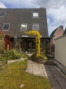 Gartenansicht RESERVIERT-Haus mit Herz und Potenzial - familienfreundliche Doppelhaush�lfte