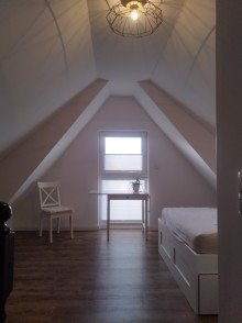 ausgebauter Spitzboden RESERVIERT - Moderne Doppelhaush�lfte mit Charme und viel Licht, ca. 100 m� Wohn- und Nutzfl�che